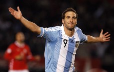 中国竞彩网|热刺陷多重危机，弗兰克帅位摇摇欲坠，苏加改革方案遭质疑，克洛普欧冠断言刺痛利物浦球迷