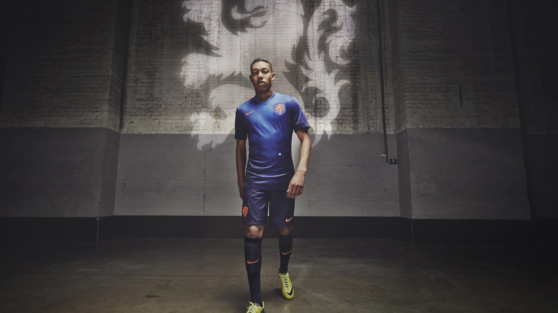 身价飙升16倍！申花再度求购遇阻，U23门神李昊成青岛西海岸非卖核心